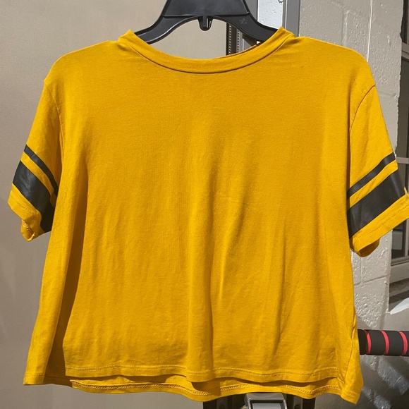 🌟Heart & Hips Yellow Cropped T-Shirt Size Large | Striped Sleeve Varsity Style - Picture 1 of 5